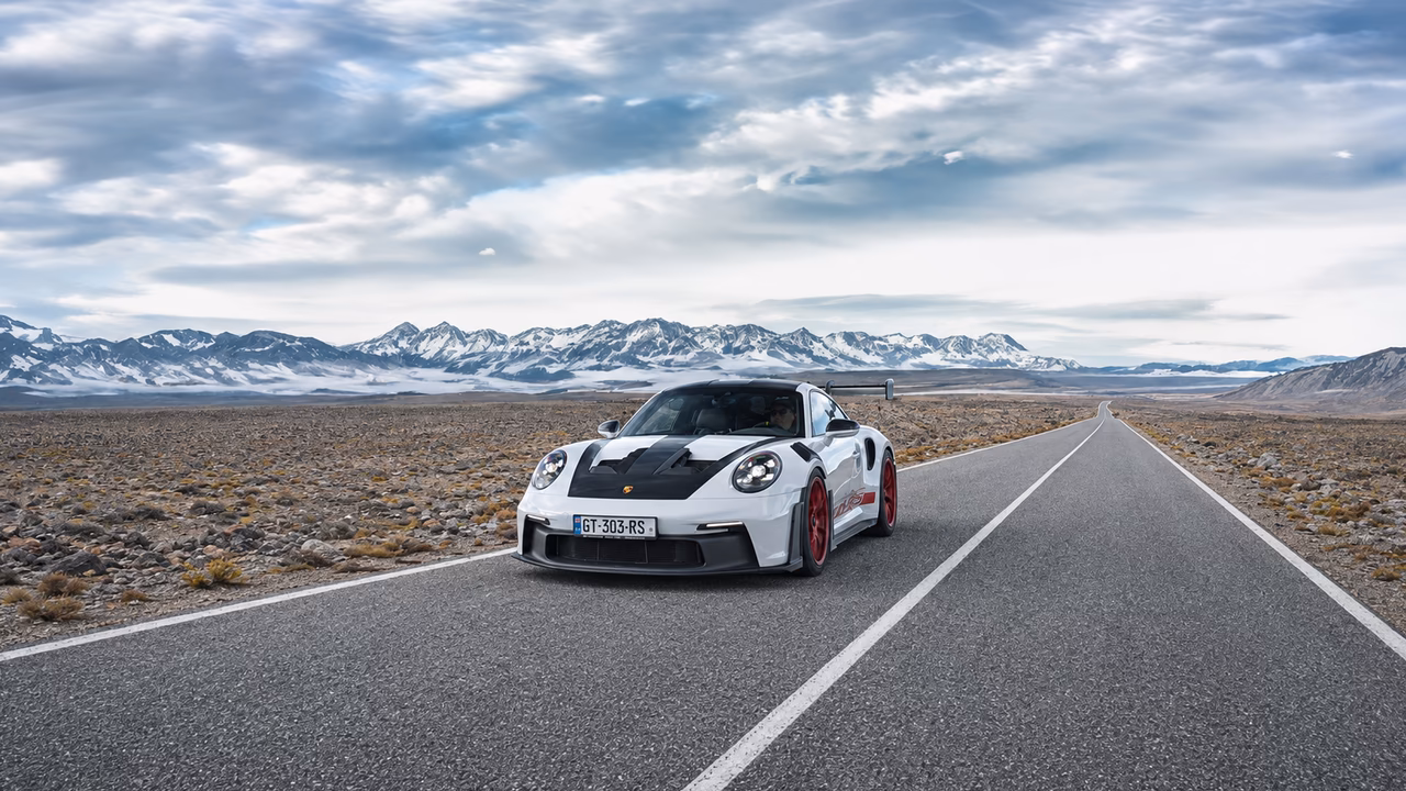 A 16:9 car video cropped live to 21:9, 32:9 and other aspect ratios, filling an ultrawide monitor without black bars